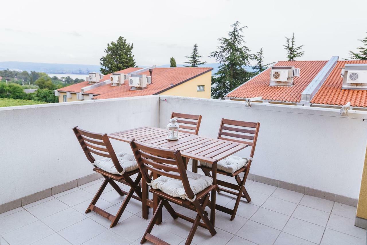 Apartma Joy - Private Beach Lägenhet Ankaran Exteriör bild