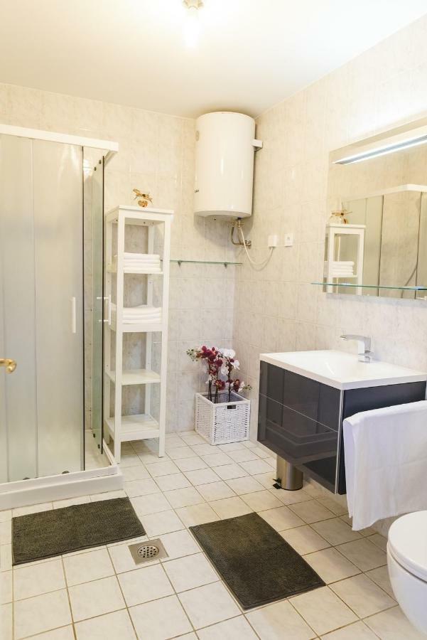 Apartma Joy - Private Beach Lägenhet Ankaran Exteriör bild