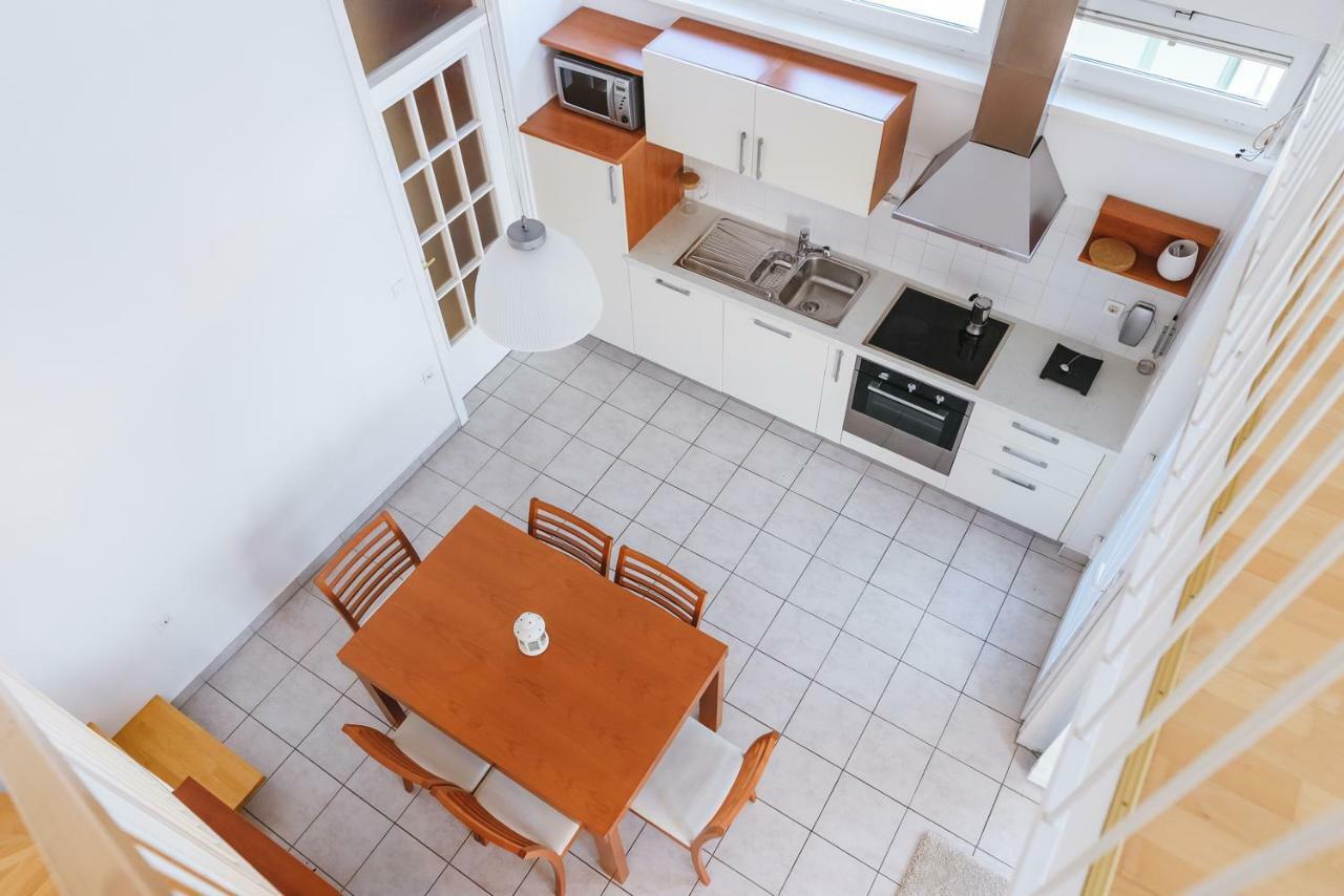 Apartma Joy - Private Beach Lägenhet Ankaran Exteriör bild