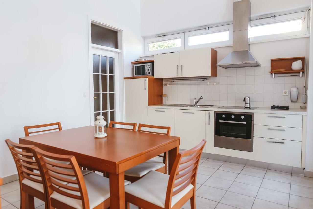 Apartma Joy - Private Beach Lägenhet Ankaran Exteriör bild